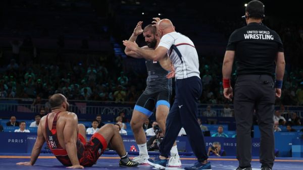 نتیجه شادی جنجالی پتریاشویلی برابر امیرحسین زارع؛ 116 هزار کامنت برای پادشاه وقتکشی