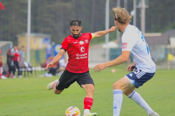 جر و بحث در تمرین تراکتور سر شماره پیراهن شماره 11