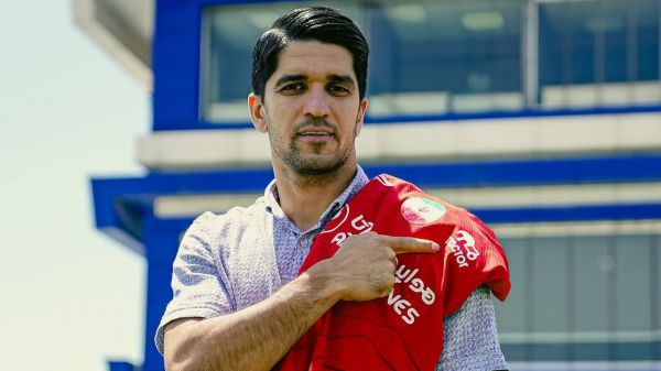 خرید جدید تراکتور، پسرخاله حسن یزدانی است عکس