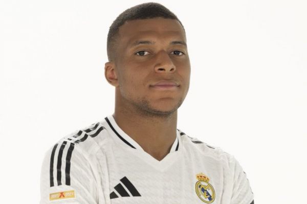  عکس رسمی کیلیان امباپه برای فصل جدید لالیگا