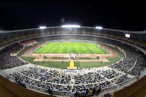  ناچاری سپاهان برای استفاده از یک زمین؛ چمن را تحمل کنید