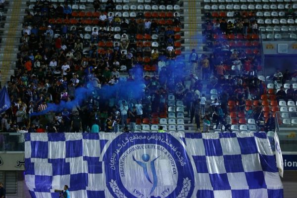 اعتراض گلگهر به وضعیت بد چمن ورزشگاه سیروس قایقران؛ سالی که نکوست از بهارش پیداست عکس