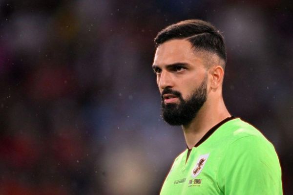 بن بست در مذاکرات انتقال دروازهبان گرجستانی والنسیا به لیورپول