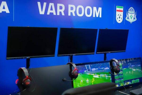 ستودهنژاد تجهیزات مربوط به VAR در بازی تراکتور – پرسپولیس در کانکس قرار خواهد گرفت