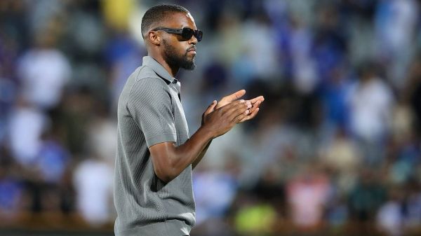 حضور کوین یامگا در تمرینات آلومینیوم اراک؛ الماس فرانسوی به لیگ برتر بازمیگردد