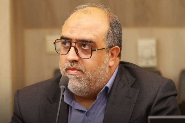 آذربایجانی یک تیم مخالف تقویت تیمهای ایرانیاست نظر وزیر ورزش بر تقویت تیمهاست