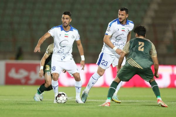 رضاوند، همچنان بازیکن محبوب جواد نکونام عکس