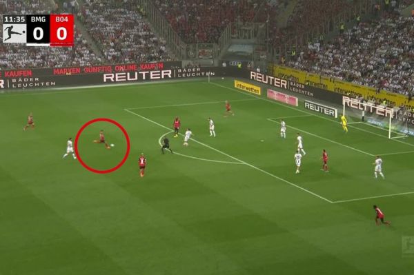  عکس؛ فاصله‌ای که ژاکا از آن جا گلزنی کرد