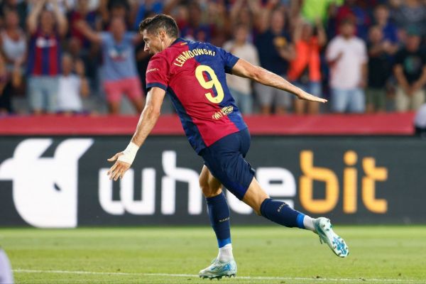  لواندوفسکی بار دیگر سه امتیاز را برای تیم فلیک به دست آورد