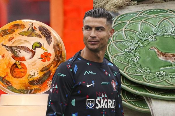  رونالدو در آسیا ظروف غذاخوری می‌فروشد