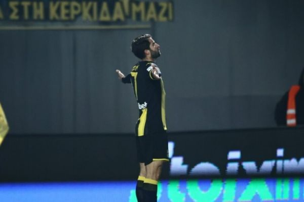 یکی از تیمهای پرطرفدار دسته اول یونان خواهان جذب کریم انصاریفرد