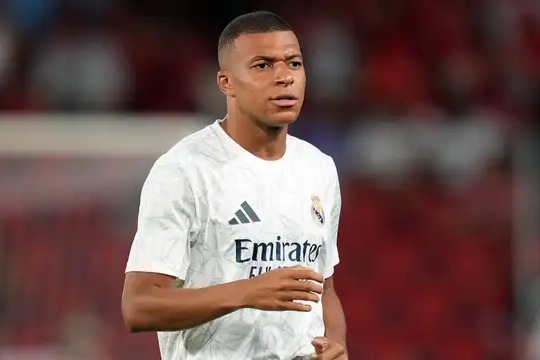 هک شدن صفحه توییتر امباپه با پیامهای عجیب علیه مسی و پیاسجی