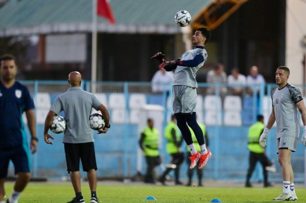 چادرملو با 5 خارجی ملوان؛ دروازهبان برزیلی در مرداب