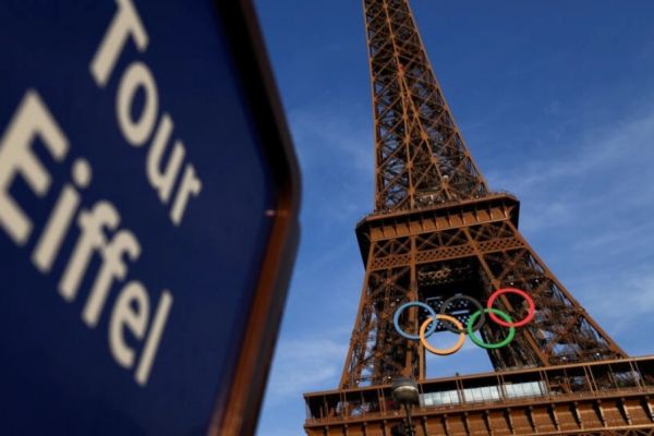  حلقه‌های المپیک روی برج ایفل باقی می‌ماند