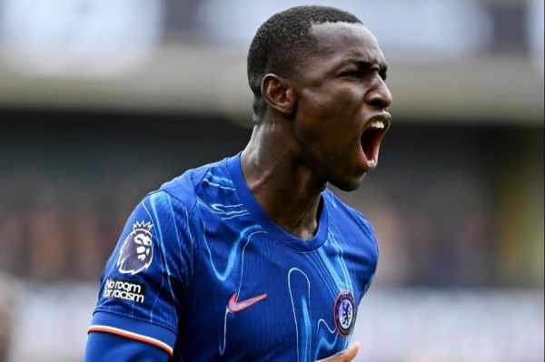  مهاجم سنگالی چلسی قراردادش را با این تیم تمدید می‌کند