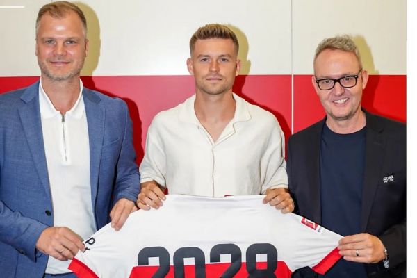  ستاره خط دفاع تیم ملی آلمان قرارداد خود را با باشگاه خود تمدید کرد