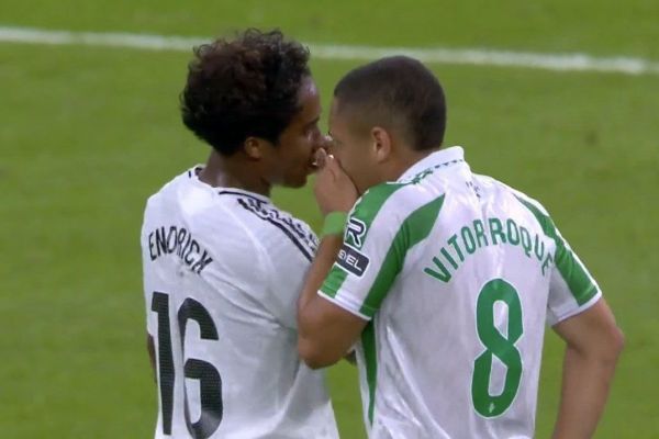  عکس؛ خوش و بش اندریک با بازیکن قرضی بارسلونا