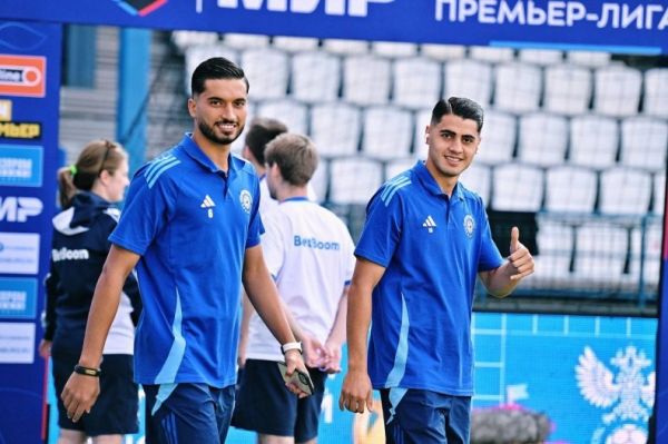 قربانی پنالتی اول دینامو درست نبود توپ به طور غیرعمدی به دستم برخورد کرد