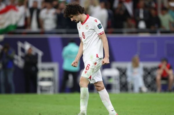 غیبت هنانوف در بازیهای تیم ملی تاجیکستان به دلیل مصدومیت