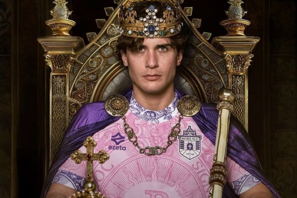 شاهکار هنری در طراحی کیت باشگاه دسته چهارمی فوتبال ایتالیا با الهام از کنستانتین