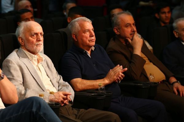  حمله بوقچی‌های پرسپولیس به خبرنگاران در جشن قهرمانی؛ با پروین مصاحبه نکنید