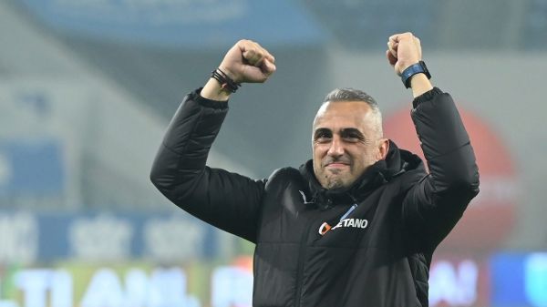  اختصاصی فوتبالی  جواد نکونام برکنار شد   سرمربی بلغاری تا ساعاتی دیگر در تهران