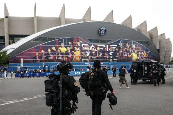  جنجال در فرانسه  کمک‌های غیرقانونی یک سیاستمدار به پی‌اس‌جی