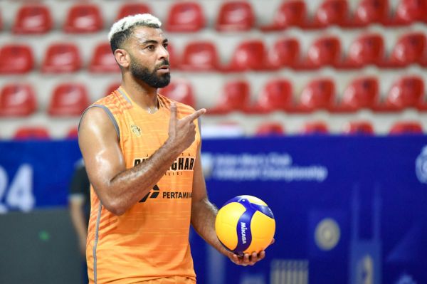 انگاپت از هر فرصتی برای یادگیری استفاده میکنم در تیم اندونزی جو بسیار خوبی داریم