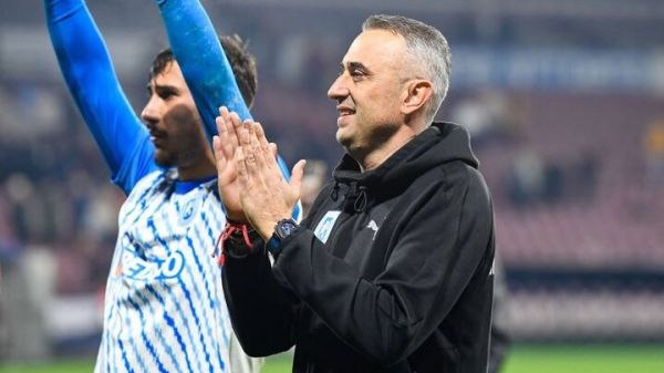 استقلال - پتف در بن بست؛ سرمربی بلغارستانی فعلا هوا شد