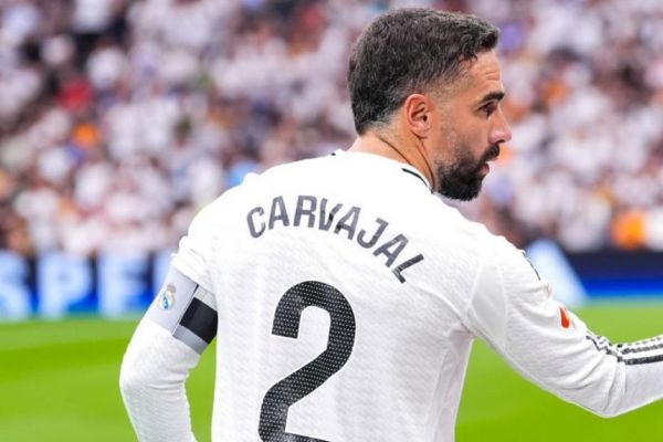 مدافع راست رئال مادرید تبدیل به مدافع وسط میشود