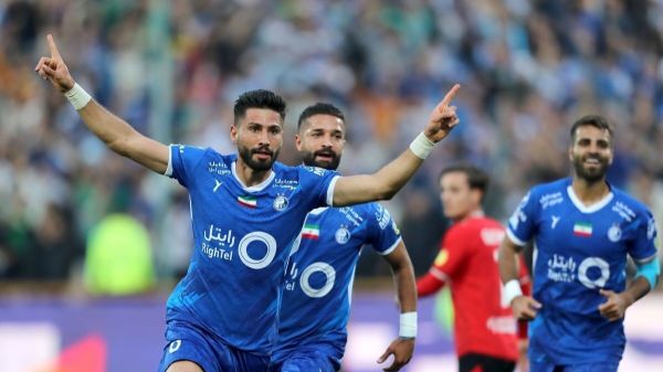 وعده مدیران استقلال به ایمان سلیمی؛ صبر کن، مشکل را حل میکنیم