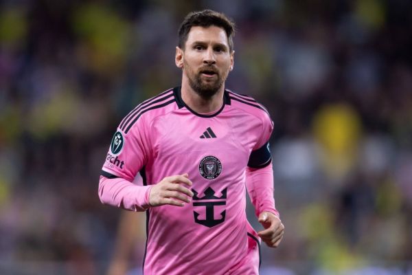 خرافات یا واقعیت وقتی لمس پیراهن لیونل مسی باعث پیروزی یک تیم میشود