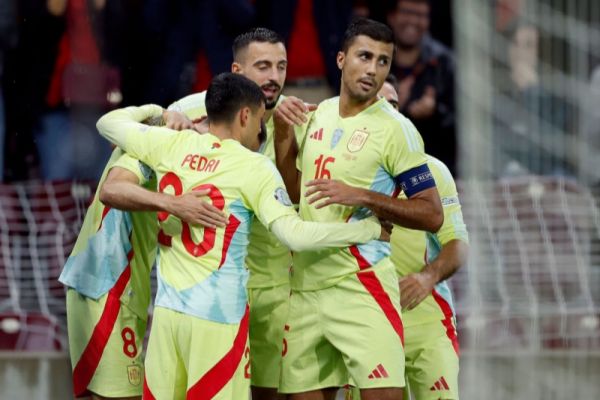  درس فوتبال اسپانیا به سوییس