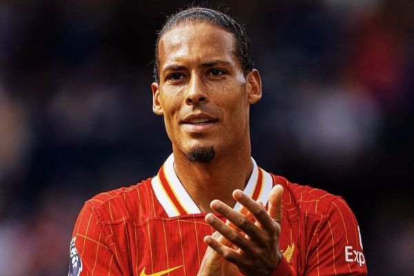 کاپیتان محبوب لیورپول دوساله تمدید میکند