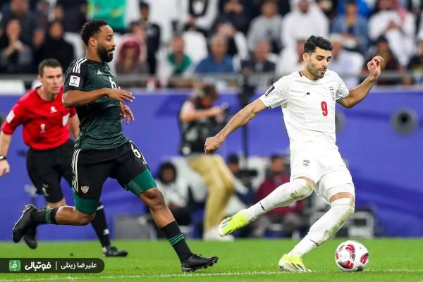 رونمایی از پوستر فدراسیون فوتبال برای دیدار امارات - ایران عکس