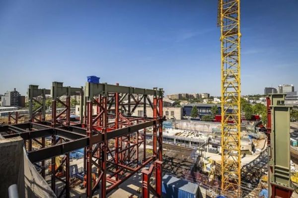  شاکی شدن همسایه‌های نیوکمپ از سر و صدای ساخت ورزشگاه