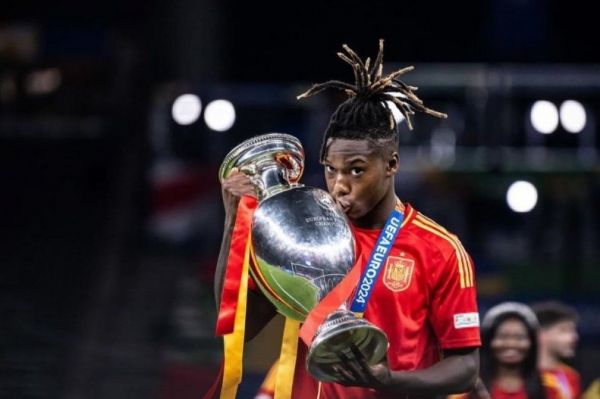 با زور اسلحه هم نیکو ویلیامز به بارسلونا نمیرفت