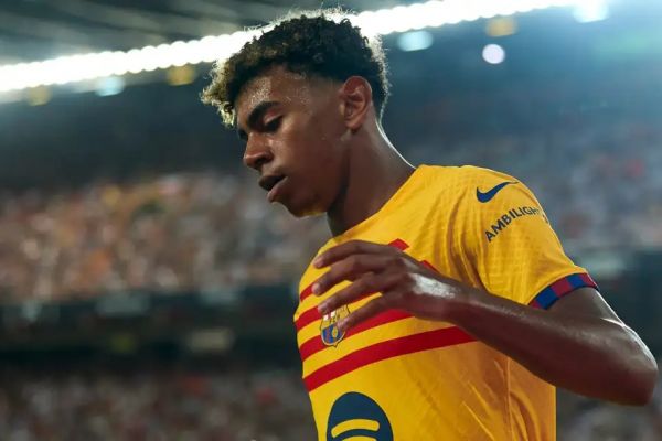 ناراحتی یامال از کارتش در اف سی 25