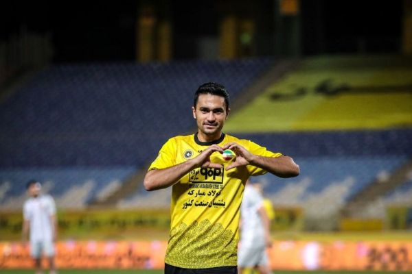 محمد کریمی در گفتوگو با فوتبالی صدای قلبم را گوش دادم و در سپاهان ماندم در تیم ملی همدلی زیادی داریم