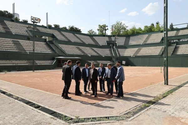  عزیزی  شرکت توسعه و تجهیز از ریل خود خارج شده  آبروی ما جلوی خارجی‌ها رفت