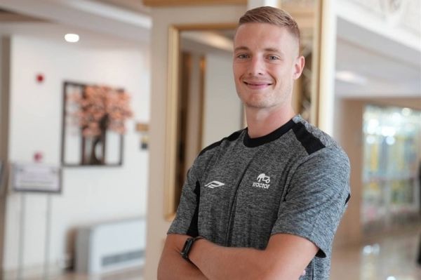 اشترکالی بهترین بازیکن دیدار الوکره - تراکتور شد