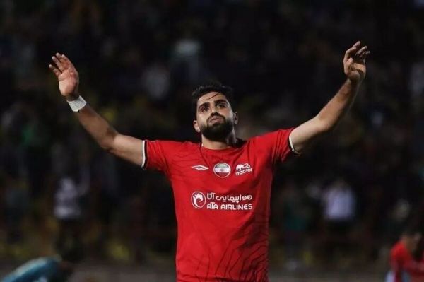 مهاجم سابق تراکتور با لوگوی جدید دیده شد عکس