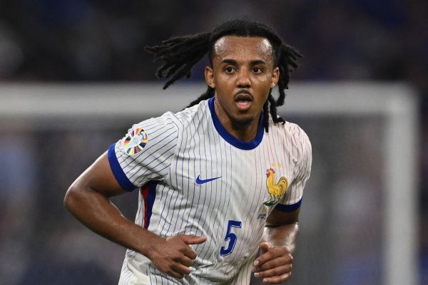  هزینه ۶۰ میلیون یورویی احتمالی چلسی برای خرید مدافع بارسلونا