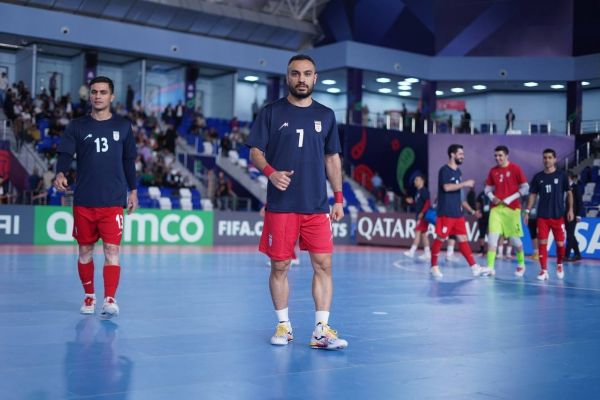  گزارش تصویری  گرم کردن بازیکنان ایران برای دیدار با فرانسه