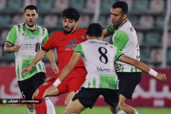  هنرنمایی یک تراکتوری در گل پیروزی‌بخش در خرم‌آباد