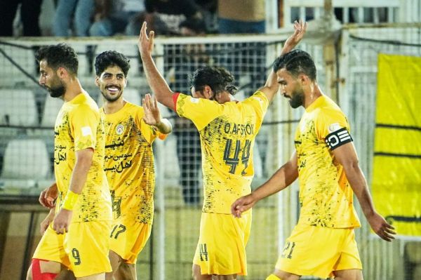  لیگ یک  صدرنشینی فجرسپاسی در روز توقف شاگردان محمود فکری