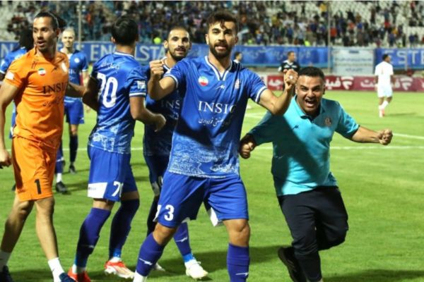 پوستر جالب استقلال خوزستان؛ آبیها مقابل ملوان دزد دریایی شدند عکس