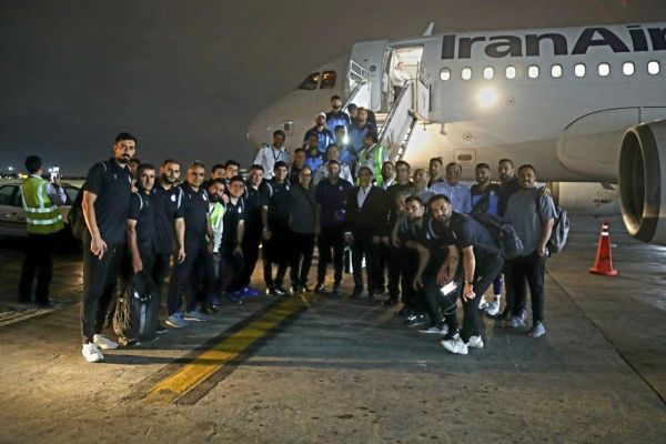  کاروان استقلال راهی قطر شد  عکس