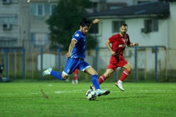 لیگ یک ادامه صدرنشینی فجر و اولین برد درخشان با داماش