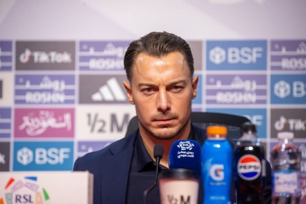 سرمربی رقیب استقلال اخراج شد غرامت 6 میلیون دلاری الاهلی به ماتیاس یایسله